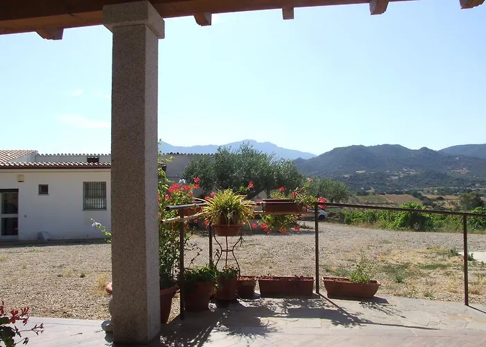 Locoe Alloggio per agriturismo Oliena